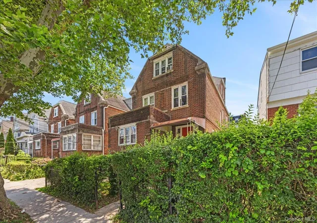 Listing Photo 3 - Condo for sale in building located at 32 S 8th Ave, Mount Vernon, NY 10550