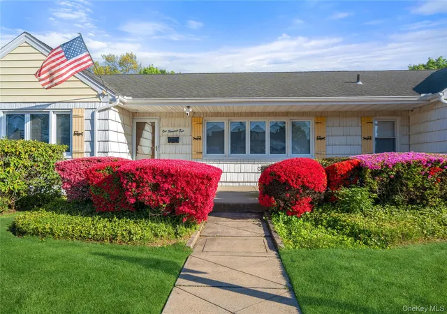 Photo 4 of Sale Pending at 1005 3rd Street, West Babylon, NY 11704 | MLS# 1024642 | Listing updated on 2026-08-01