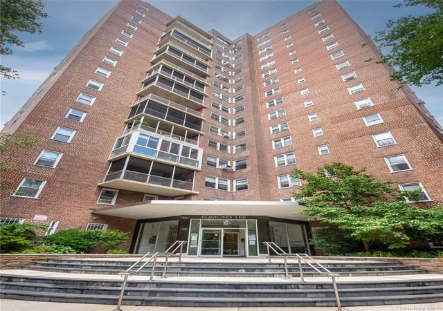 2nd image of 3135 Johnson Ave, New York, NY 10463