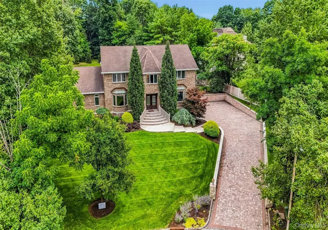 2nd image of 10 Deforest Ct, Clarkstown, NY 10994 | MLS# 1024657