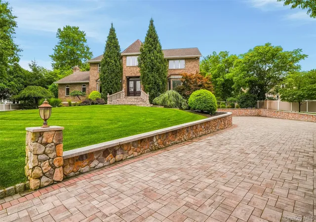 Photo 3 of Single family home for sale at 10 Deforest Ct, Clarkstown, NY 10994 | MLS# 1024657 | Listing updated on 2026-08-16