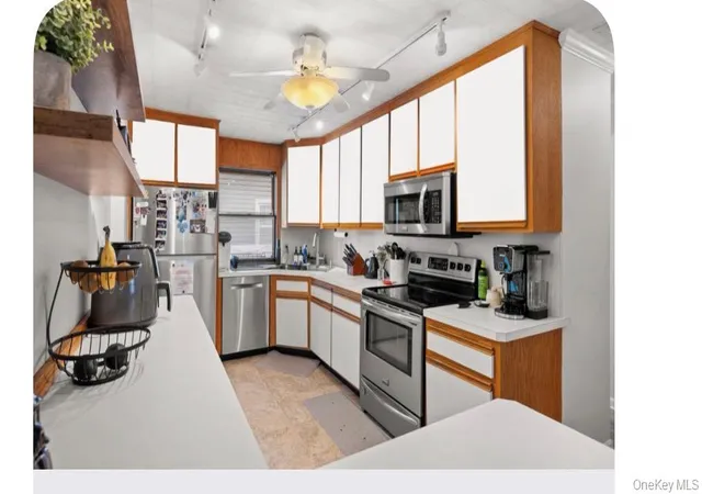 Photo 3 of Sale Pending at 219 Venetian Blvd, Babylon, NY 11757 | MLS# 1024682 | Listing updated on 2026-08-11