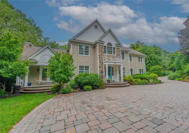 3rd image of 6 Maureen Dr, Mount Sinai, NY 11766 | MLS# 1024683