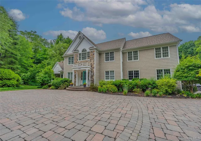 4th image of 6 Maureen Dr, Mount Sinai, NY 11766 | MLS# 1024683