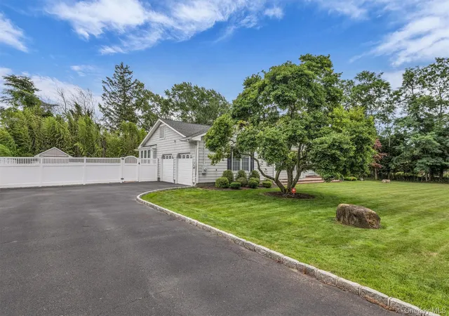 Photo 3 of Sale Pending at 383 Munsell Rd, Brookhaven, NY 11772 | MLS# 1024687 | Listing updated on 2026-08-09