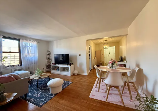 2nd image of 112 25 34th Ave #5B, New York, NY 11368 | MLS# 1024693