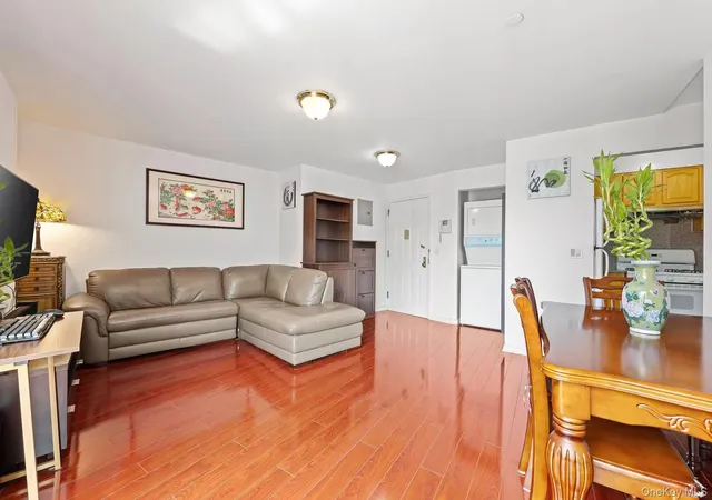 Listing Photo 5 - Condo for sale in building located at 13708 31St Rd, New York, NY 11354 - Unit #6D