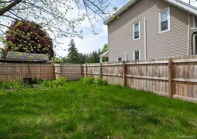 3rd image of 957 Columbia St, Hudson, NY 12534 | MLS# 1024705