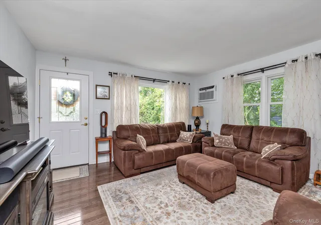 2nd image of 60 Oceanview Ave, Valley Stream, NY 11581 | MLS# 1024710