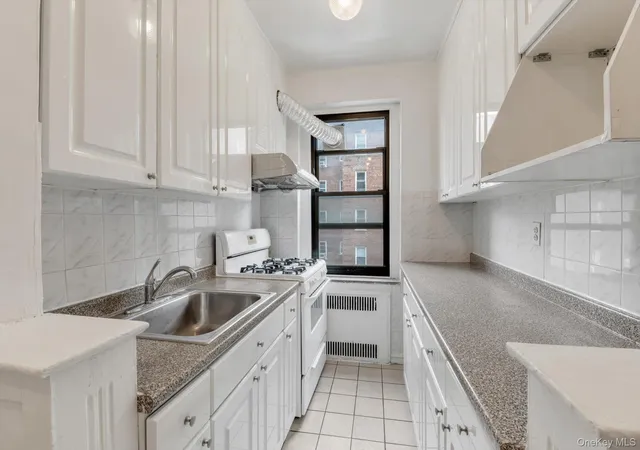3rd image of 96-11 65 Rd #305, Rego Park, NY 11374 | MLS# 1024731