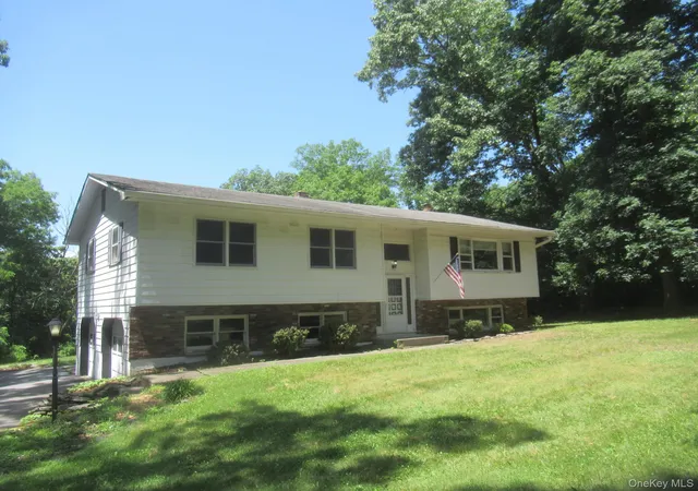 2nd image of 17 Jack And Jill Rd, Pleasant Valley, NY 12569 | MLS# 1024734