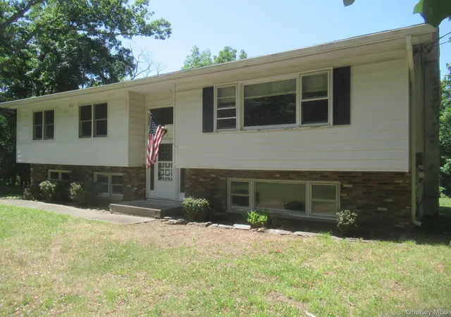 3rd image of 17 Jack And Jill Rd, Pleasant Valley, NY 12569 | MLS# 1024734