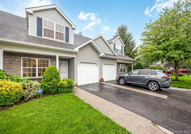 Photo 2 of Condo for sale at 149 Maya Cir, Islip, NY 11722 | MLS# 1024735 | Listing updated on 2026-09-01