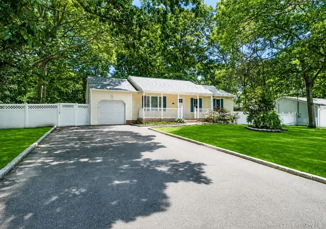 Photo 1 of Sale Pending at 25 Heston Rd, Brookhaven, NY 11967 | MLS# 1024739 | Listing updated on 2026-08-29