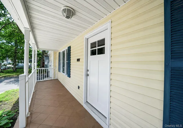 Photo 4 of Sale Pending at 25 Heston Rd, Brookhaven, NY 11967 | MLS# 1024739 | Listing updated on 2026-08-29