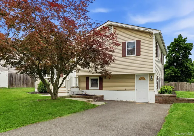 Photo 3 of Single family home for sale at 47 Riverview Dr, Fishkill, NY 12524 | MLS# 1024753 | Listing updated on 2026-09-14