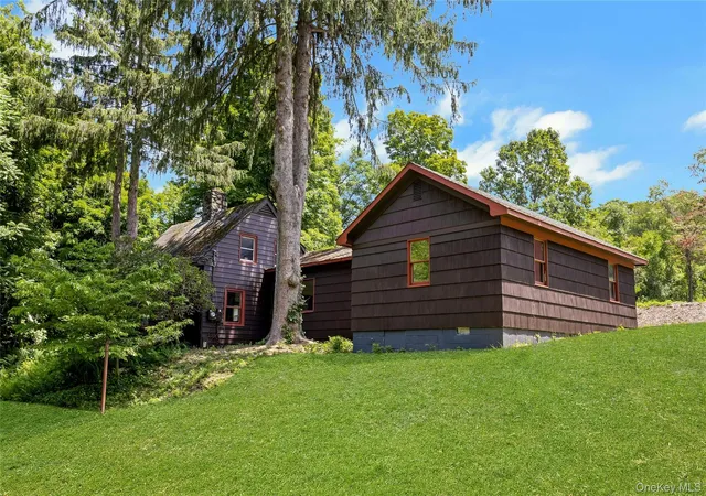 Photo 3 of Single family home for sale at 490 Peekskill Holw Rd, Putnam Valley, NY 10579 | MLS# 1024757 | Listing updated on 2026-08-02