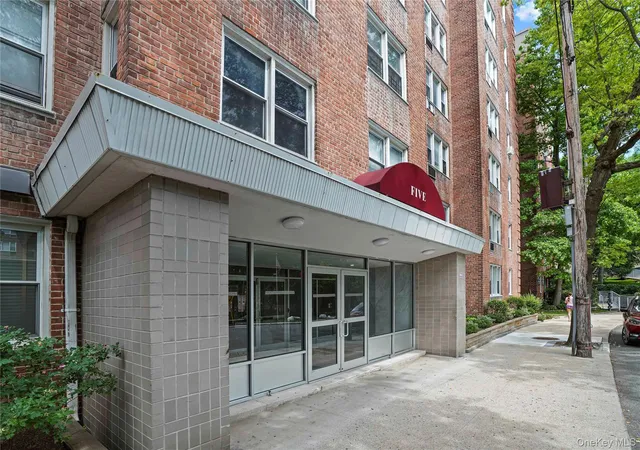 2nd image of Sadore Lane Gardens, Yonkers, NY 10710