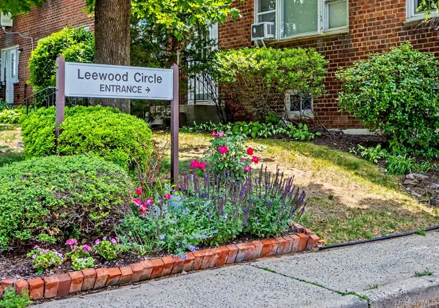 2nd image of 17 Leewood Cir, Eastchester, NY 10709