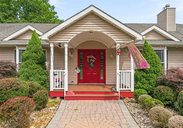 2nd image of 84 Pin Oak Dr, New Windsor, NY 12553 | MLS# 1024794