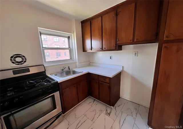 2nd image of 189 Drake Ave #2C, New Rochelle, NY 10805 | MLS# 1024801