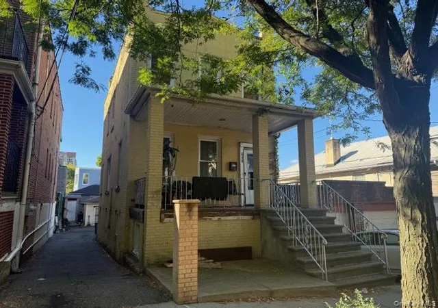 Photo 1 of Single family home for sale at 646 E 230th Street, Bronx, NY 10466 | MLS# 1024808 | Listing updated on 2026-07-12