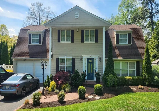 1st image of 4 Harris Ct, Smithtown, NY 11725 | MLS# 1024810