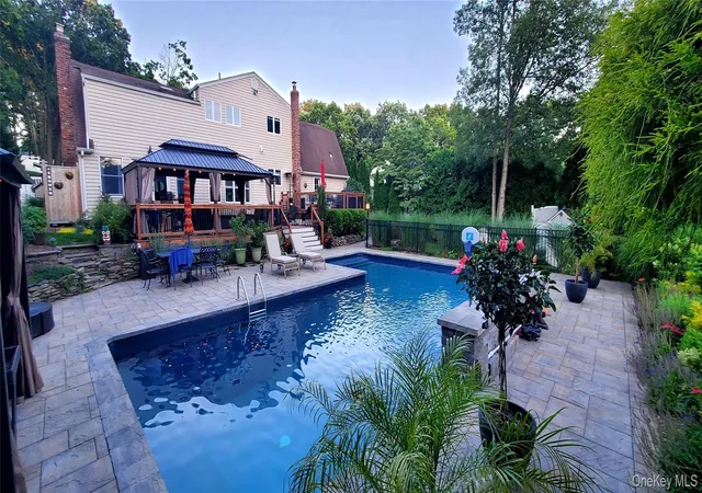 24th image of 4 Harris Ct, Smithtown, NY 11725 | MLS# 1024810