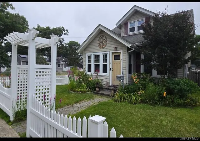 Photo 3 of Sale Pending at 61 Highland Ave, Patchogue, NY 11772 | MLS# 1024811 | Listing updated on 2026-08-12