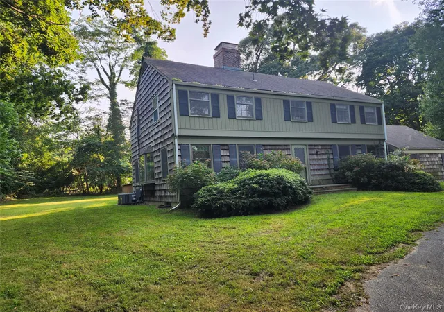 Photo 1 of Sale Pending at 11 Smith Ln, Smithtown, NY 11780 | MLS# 1024831 | Listing updated on 2026-08-27