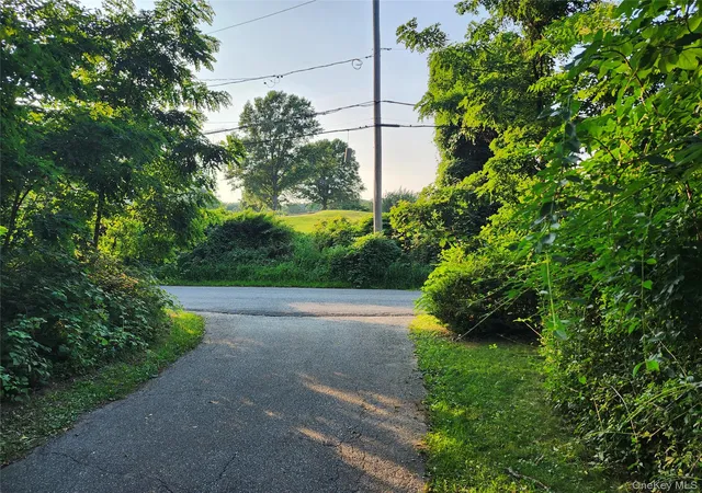 Photo 42 of Sale Pending at 11 Smith Ln, Smithtown, NY 11780 | MLS# 1024831 | Listing updated on 2026-08-27