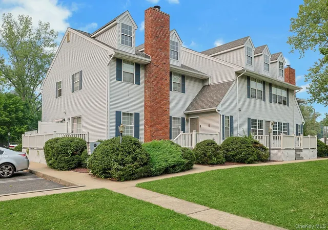 2nd image of 722 W Nyack Rd #6, West Nyack, NY 10994 | MLS# 1024835
