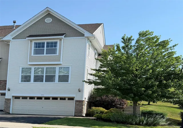 2nd image of 2012 Hawthorn Wy, New Windsor, NY 12553 | MLS# 1024845