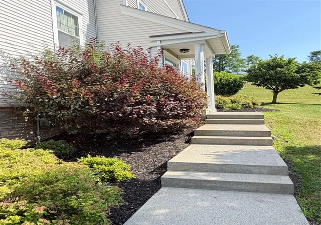 3rd image of 2012 Hawthorn Wy, New Windsor, NY 12553 | MLS# 1024845