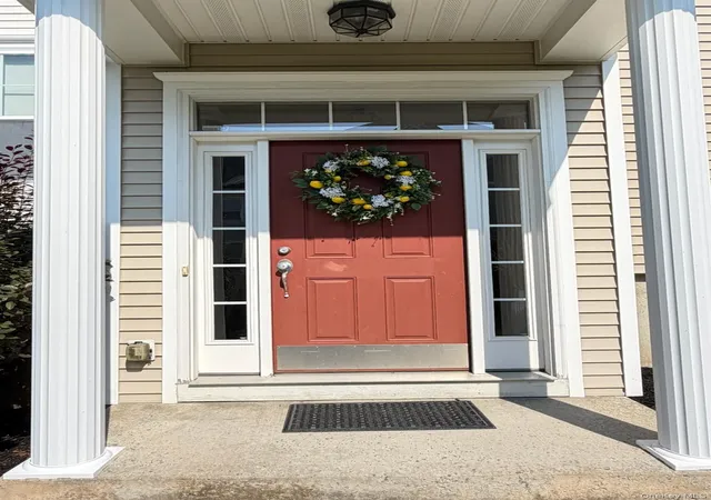4th image of 2012 Hawthorn Wy, New Windsor, NY 12553 | MLS# 1024845