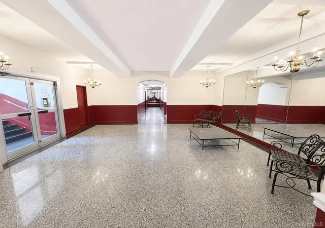 2nd image of 2 Fisher Dr, Mount Vernon, NY 10552