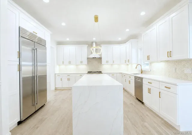 Photo 5 of Single family home for sale at 1320 R St, Elmont, NY 11003 | MLS# 1024872 | Listing updated on 2026-07-17