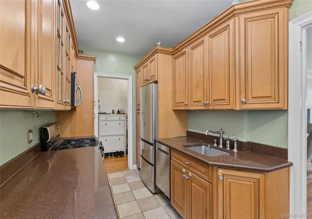 Listing Photo 5 - Condo for sale in building located at 73-20 Austin St, New York, NY 11375 - Unit #1E