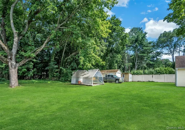 18th image of 33 Laurel Dr, Smithtown, NY 11787 | MLS# 1024885