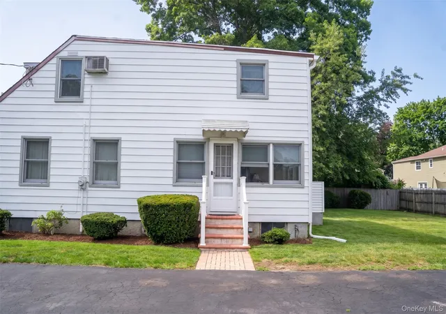 4th image of 120 Aspen Rd, Smithtown, NY 11754 | MLS# 1024895