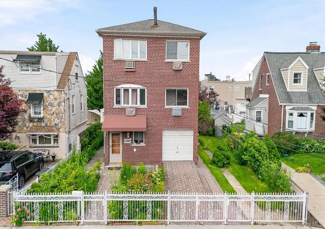 Photo 2 of Multi family home for sale at 3212 Giegerich Pl #3, Bronx, NY 10465 | MLS# 1024904 | Listing updated on 2026-10-09