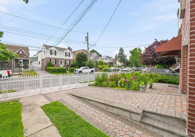 Listing Photo 4 - Condo for sale in building located at 3212 Giegerich Pl, New York, NY 10465 - Unit #3