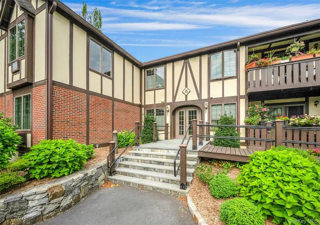 Homes for sale in Mount Pleasant, NY | 16 Manville Ln #2, Mount Pleasant, NY 10570 | MLS# 1024907