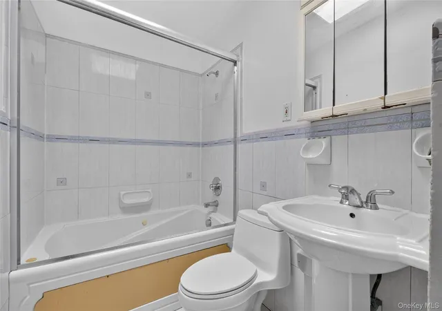 Photo 4 of Single family home for sale at 202-37 46th Avenue, New York, NY 11361 | MLS# 1024931 | Listing updated on 2026-09-06