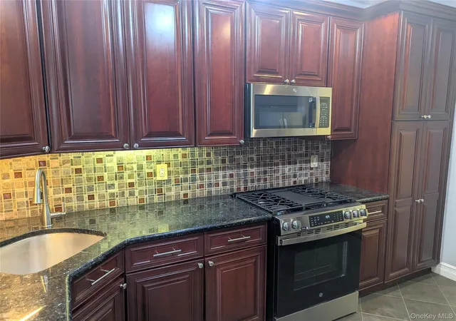 3rd image of 8344 Lefferts Blvd, New York, NY 11238