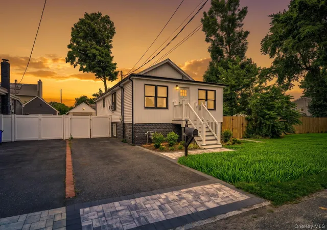2nd image of 93 Overton St, Babylon, NY 11729 | MLS# 1024934