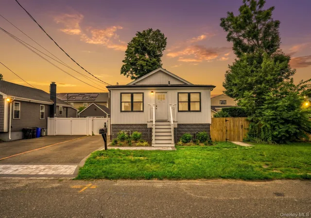3rd image of 93 Overton St, Babylon, NY 11729 | MLS# 1024934