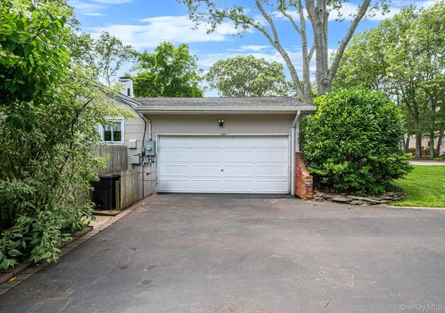 4th image of 44 Winslow Ln, Smithtown, NY 11787 | MLS# 1024943