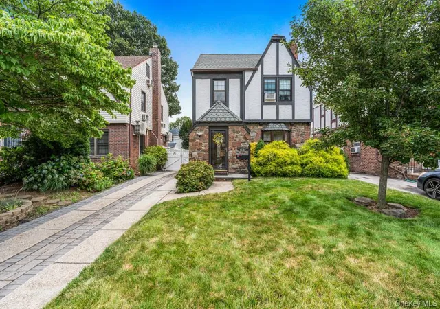 Photo 3 of Sale Pending at 8617 253rd Street, New York, NY 11426 | MLS# 1024945 | Listing updated on 2026-09-24