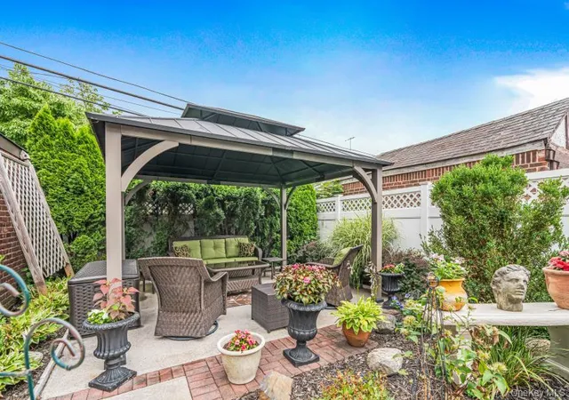 Photo 4 of Sale Pending at 8617 253rd Street, New York, NY 11426 | MLS# 1024945 | Listing updated on 2026-09-24